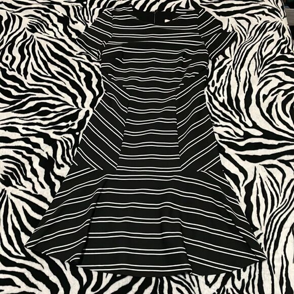 Anthropologie Hutch horizontal pin stripe black white Eleanor dress size small - Picture 2 of 13